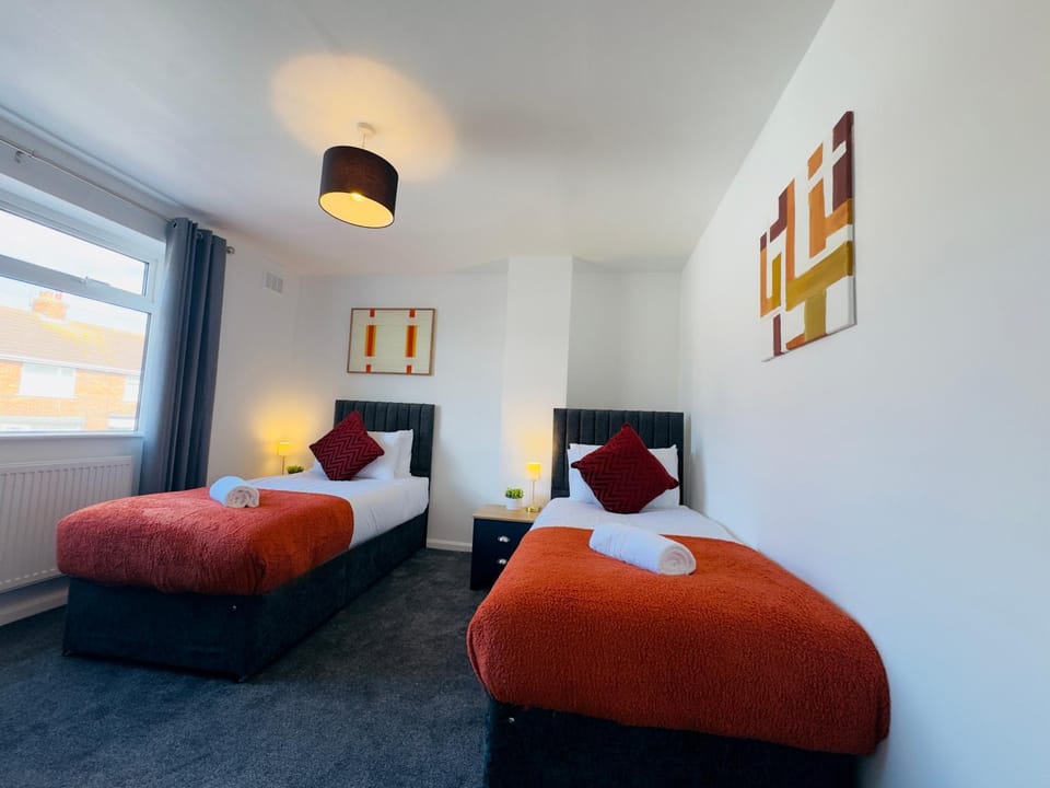 Bedroom, towels, wardrobe