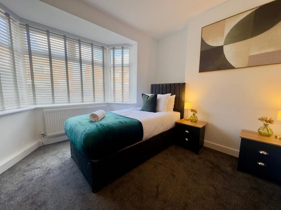 Home in North Lincolnshire Sleeps 6 with on site Parking House in Scunthorpe