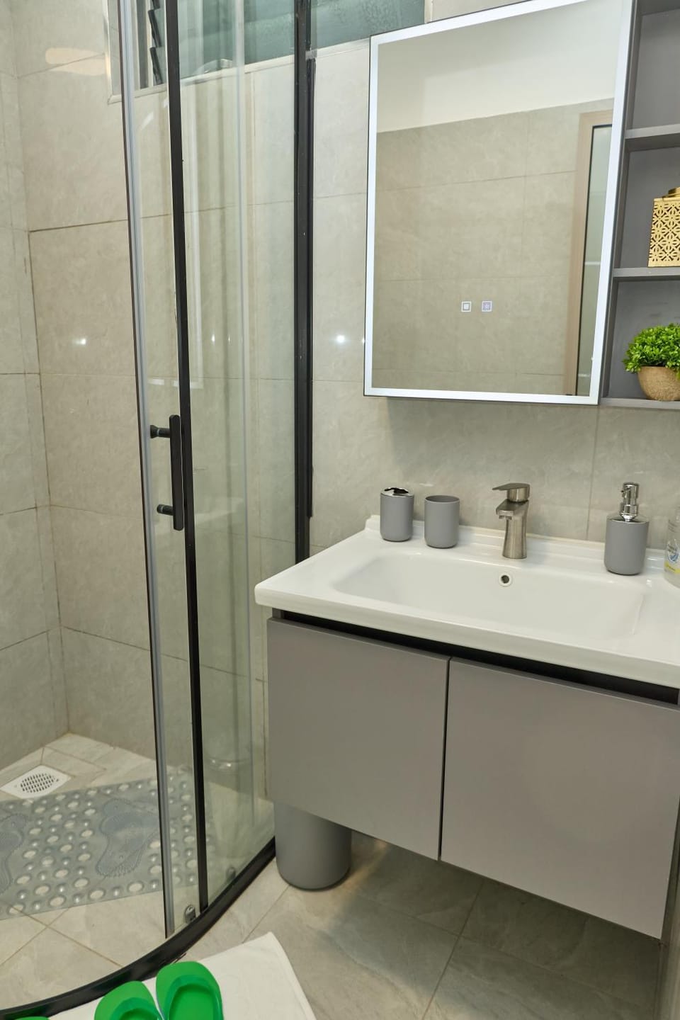 Shower, Bathroom, towels