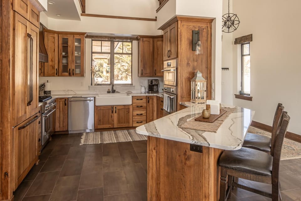 Day, Kitchen or kitchenette, dishwasher, furniture, microwave, stove, kitchen