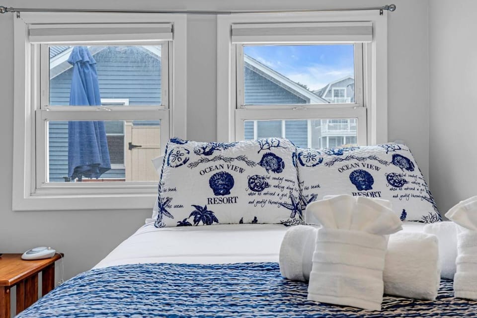 Coffee | BBQ Grill | Outdoor Dining | Wifi House in Belmar