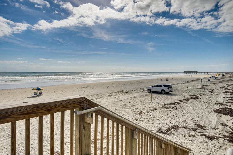 Sun, Sand & Smiles: Daytona Shores Family Condo! House in Halifax Estates