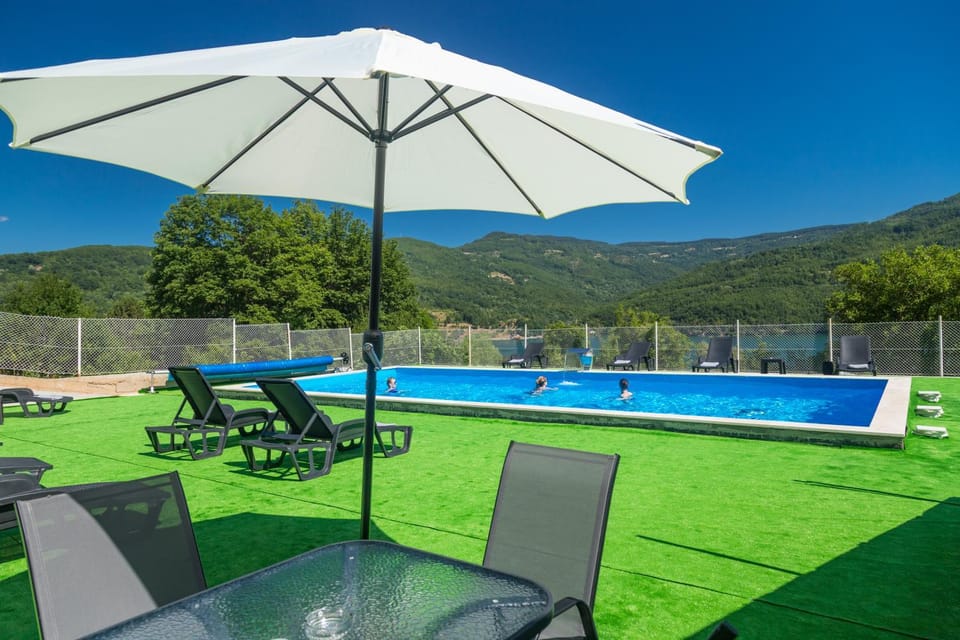 Day, Natural landscape, Mountain view, Pool view, Swimming pool