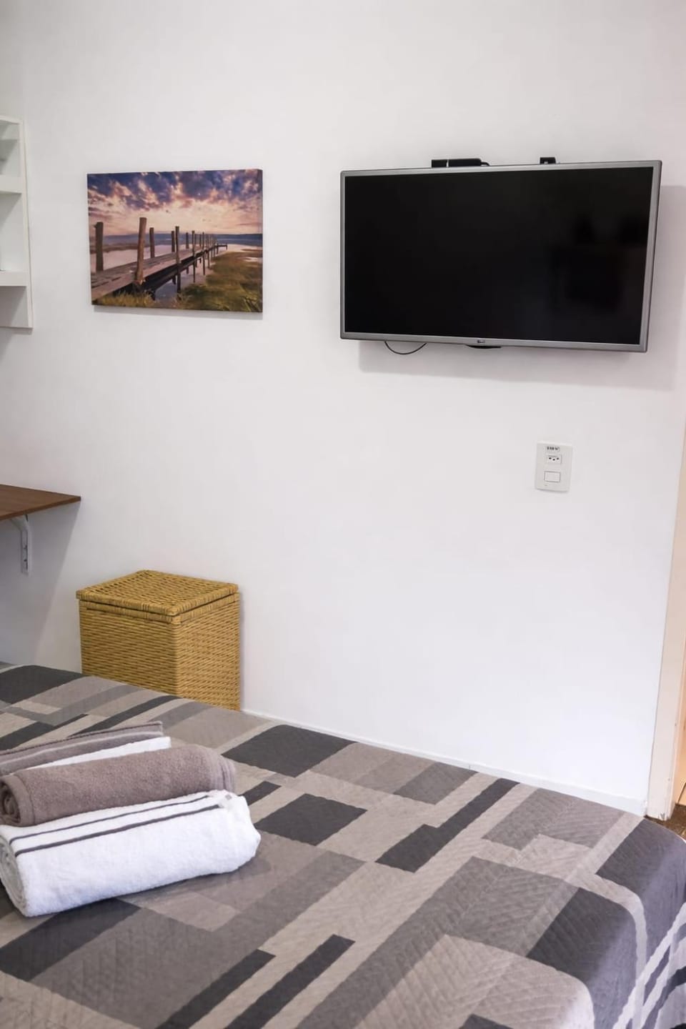 Apê completo com ar, estacionamento grátis próximo ao paraquedismo Apartment in Boituva