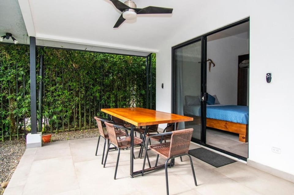 Villa Luna, Central, Walk to Beach Restaurants, With Pool! Villa in Uvita