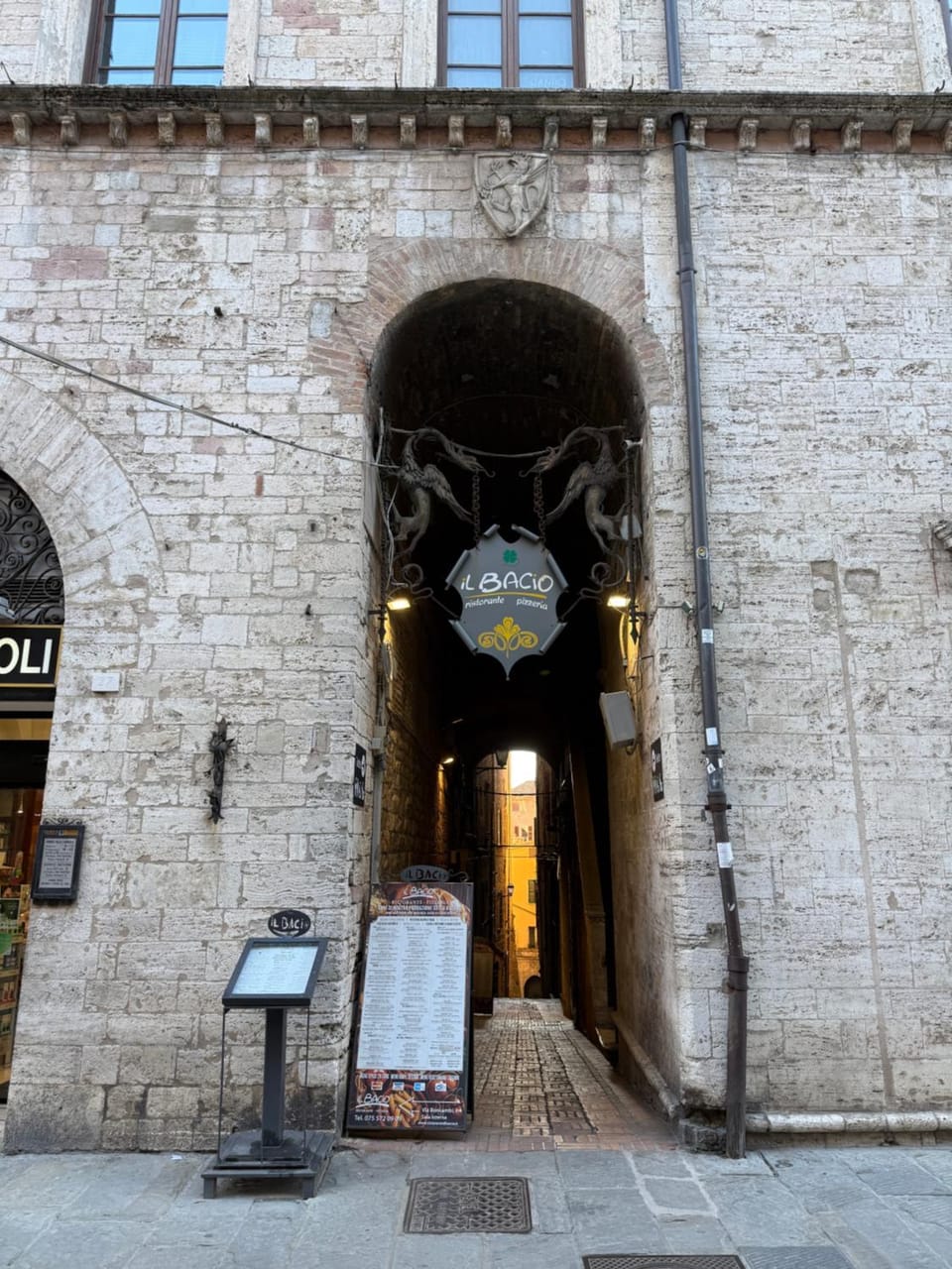 Facade/entrance