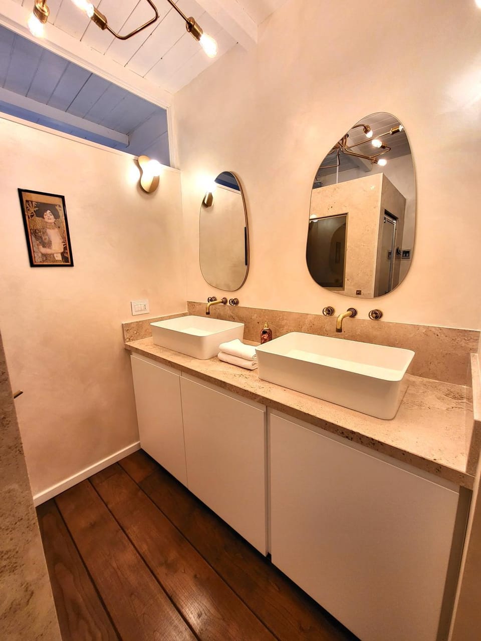 Bathroom, washing machine