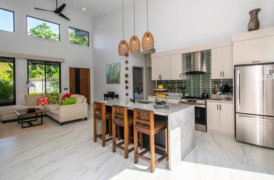 Villa Monty, Charming Villa, 5 min walk to Marino Ballena Beach Villa in Uvita