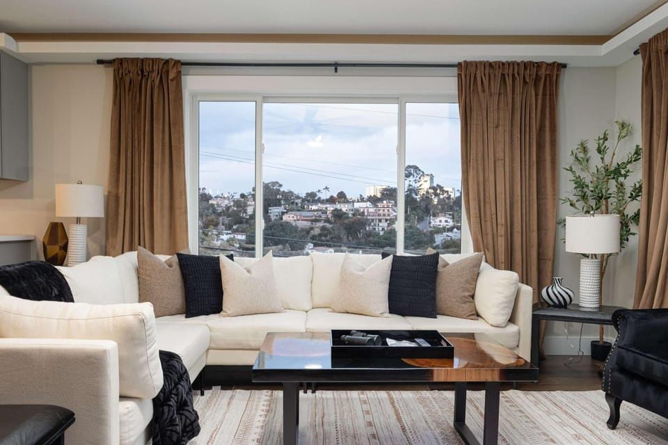 Luxury Villa w Ocean & Downtown Views House in San Diego