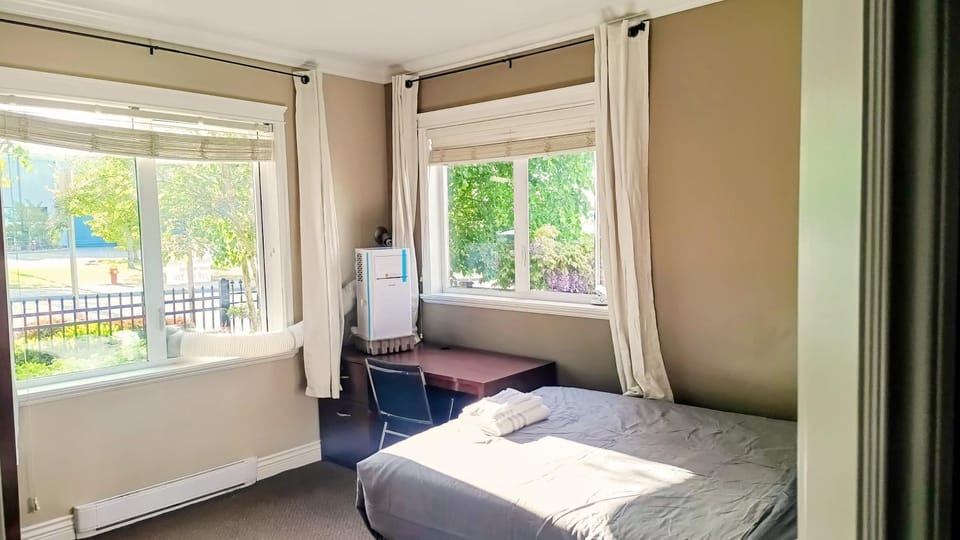 View (from property/room), Photo of the whole room, Bedroom, towels