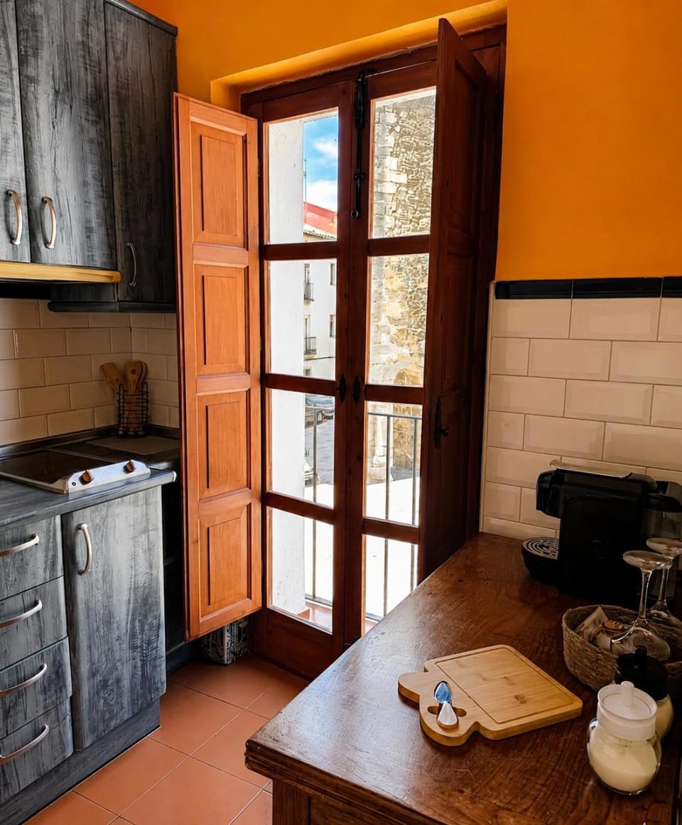 Apartamentos Turísticos Santiago - Casco Histórico de Cáceres Apartment in Cáceres‎