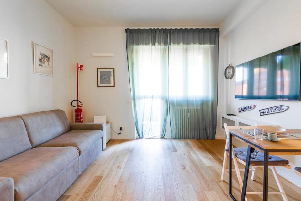 Living room, Photo of the whole room, Seating area