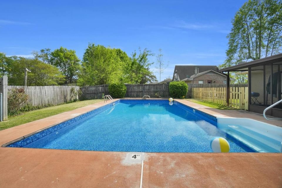 BBQ facilities, Swimming pool