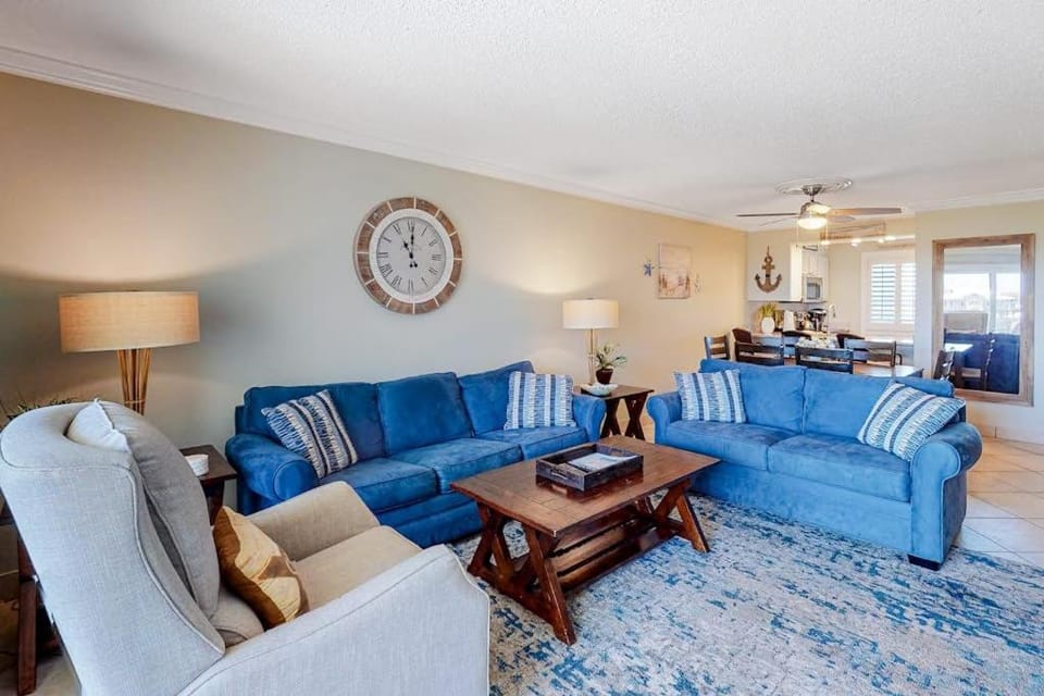 Condo in oceanfront complex with pools private beach access and balcony House in Destin