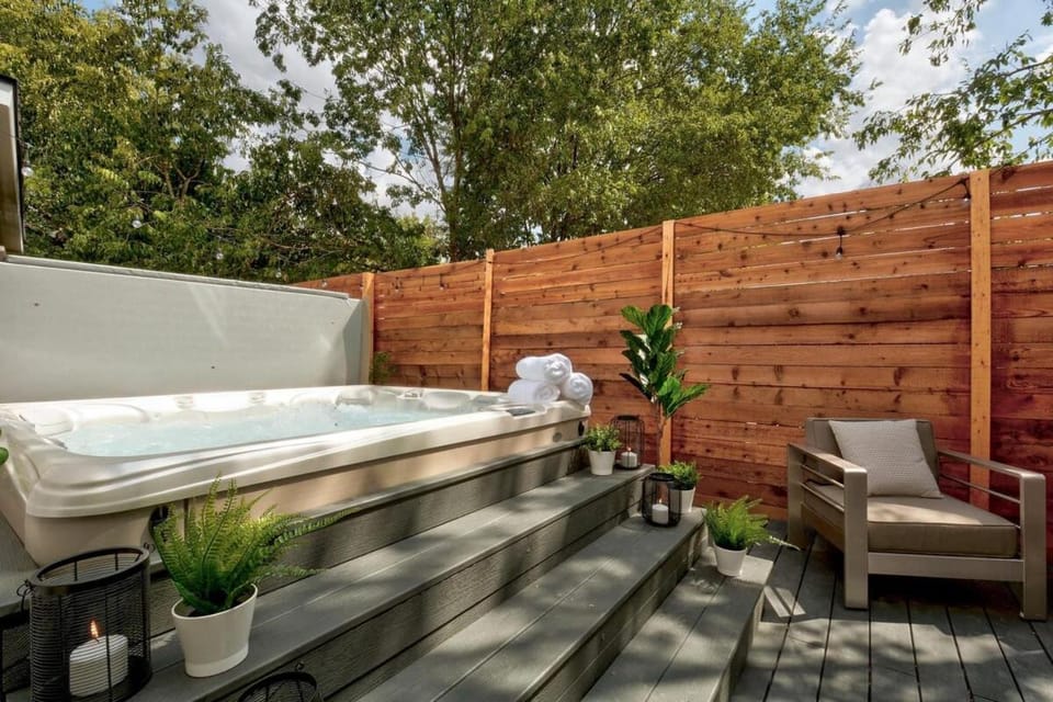 Premium East Austin Home with Hot Tub House in Montopolis
