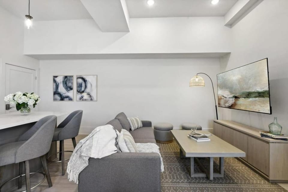 Luxurious Bay St Louis Condos with Near Old Town House in Bay Saint Louis