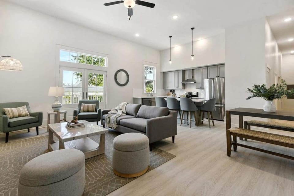 Luxurious Bay St Louis Condos with Near Old Town House in Bay Saint Louis