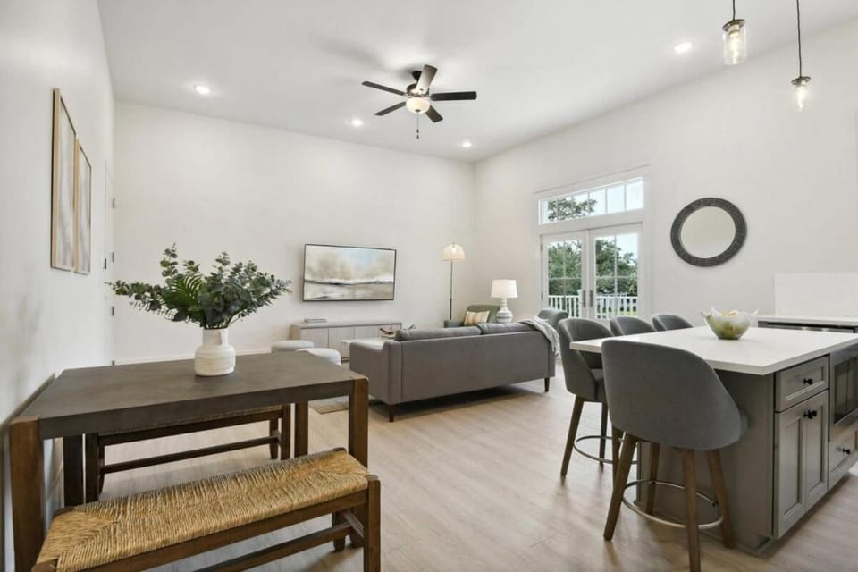 Gulf Coast Condo with Old Town BSL House in Bay Saint Louis