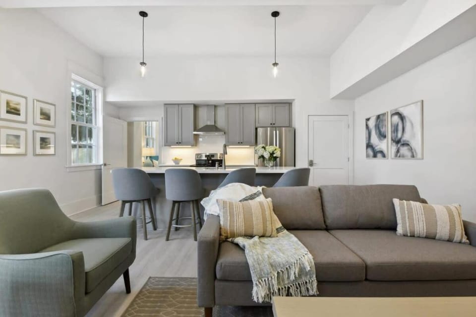 Luxury Bay St Louis Condo Old Town BSL House in Bay Saint Louis