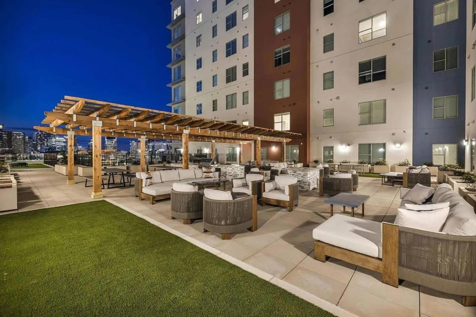 2BR, Haven at Gulch Hotel w/ Rooftop Pool & Views Apartment in The Gulch