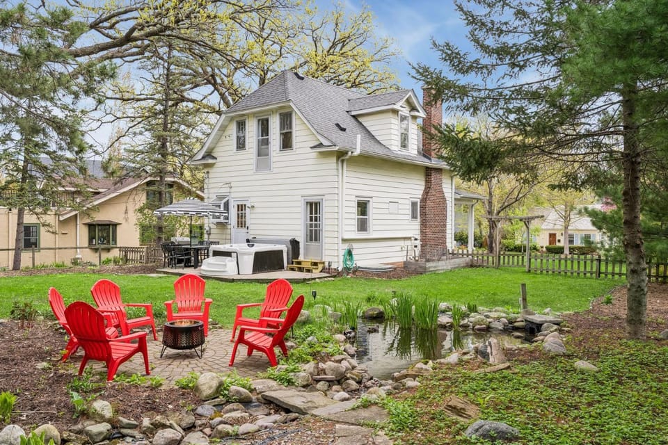 Linden Hills 4BD 2BA Family Home House in Linden Hills