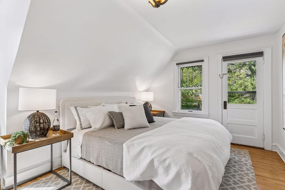 Linden Hills 4BD 2BA Family Home House in Linden Hills