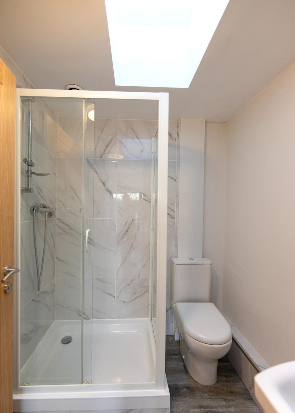 Private 2 Bed Escape with Huge Parking Apartment in Ely