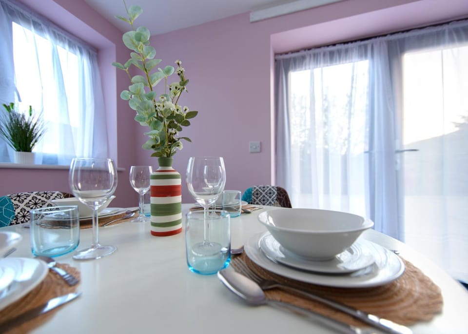 Private 2 Bed Escape with Huge Parking Apartment in Ely