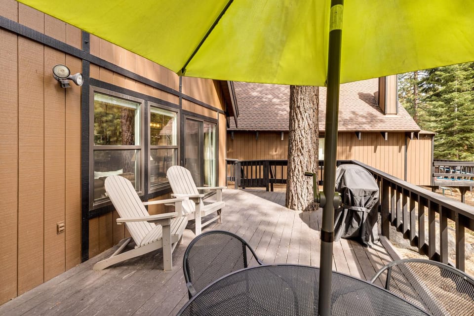 2 Mi to Lake Tahoe! All-Season Extended Getaway House in Incline Village