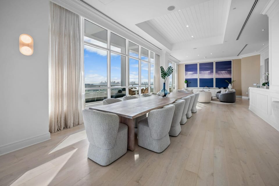 Fontainebleau Penthouse Cabana and Airport Shuttle House in Miami Beach
