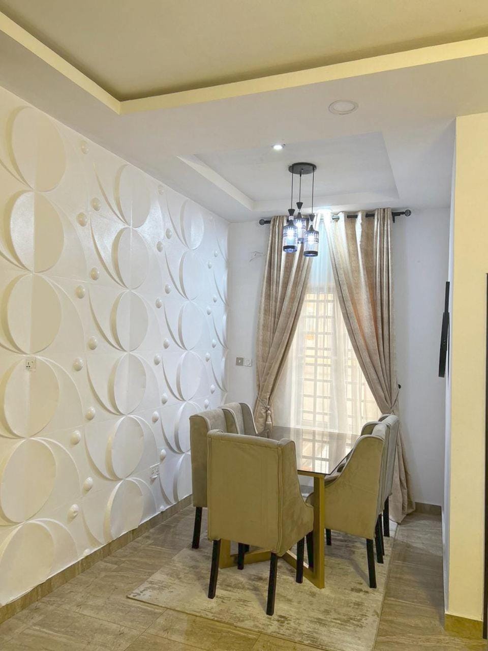 Seating area, Dining area