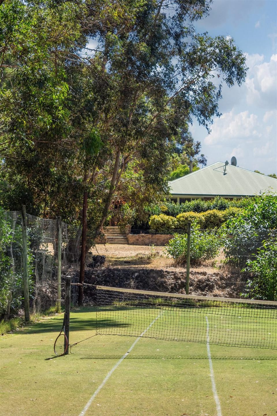 Tennis court, Tennis court