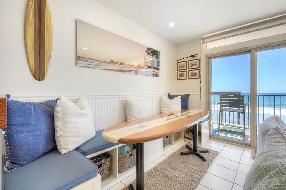 Oceanfront 2BR - Private Patio - Steps to Beach Apartment in Carlsbad