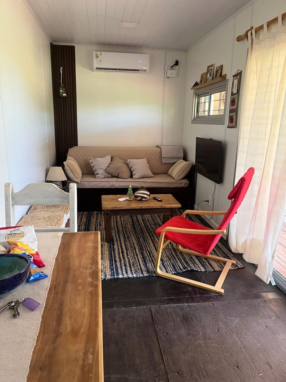 Casa con amplio deck y barbacoa en Punta Pinar House in Ciudad de la Costa