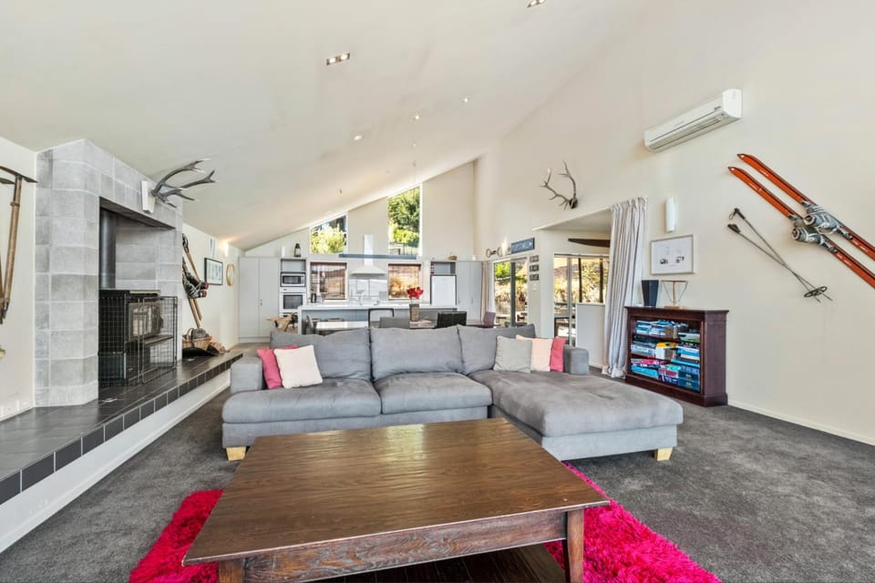 90 Conical Hill Road House in Hanmer Springs
