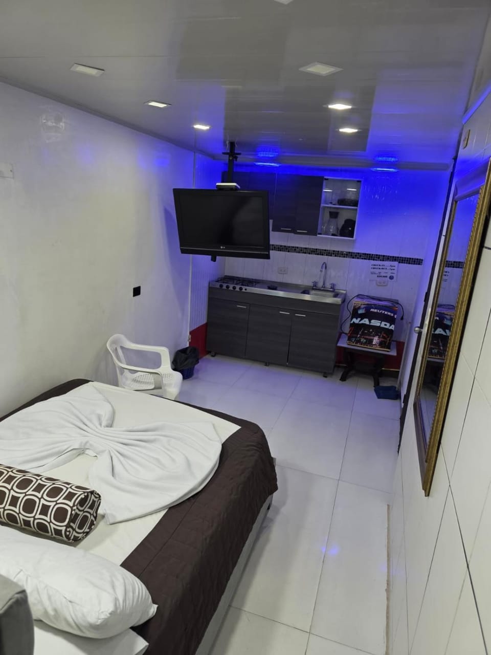 Bed, TV and multimedia