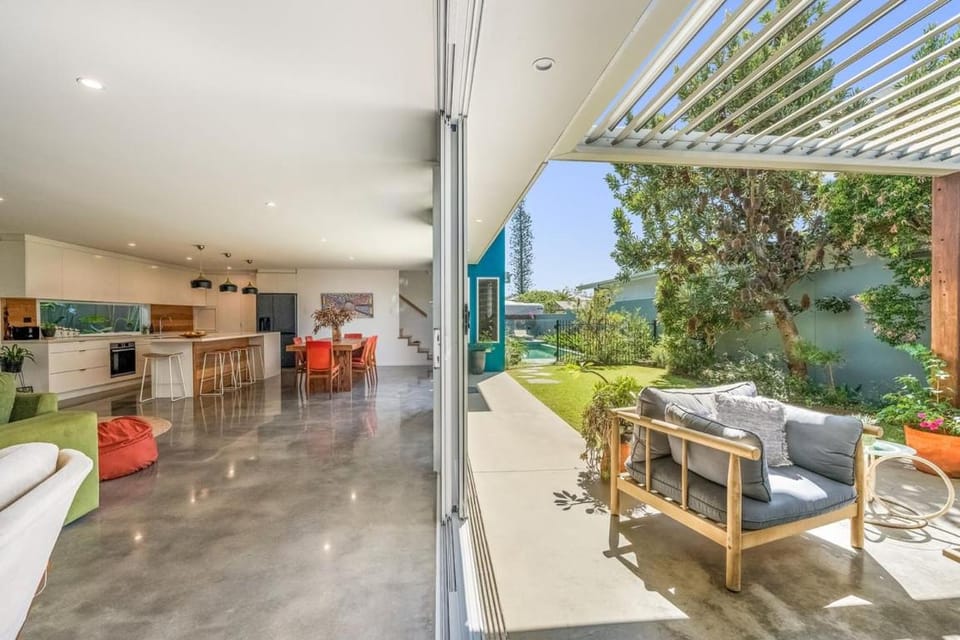 Beachside Banksia House in East Ballina