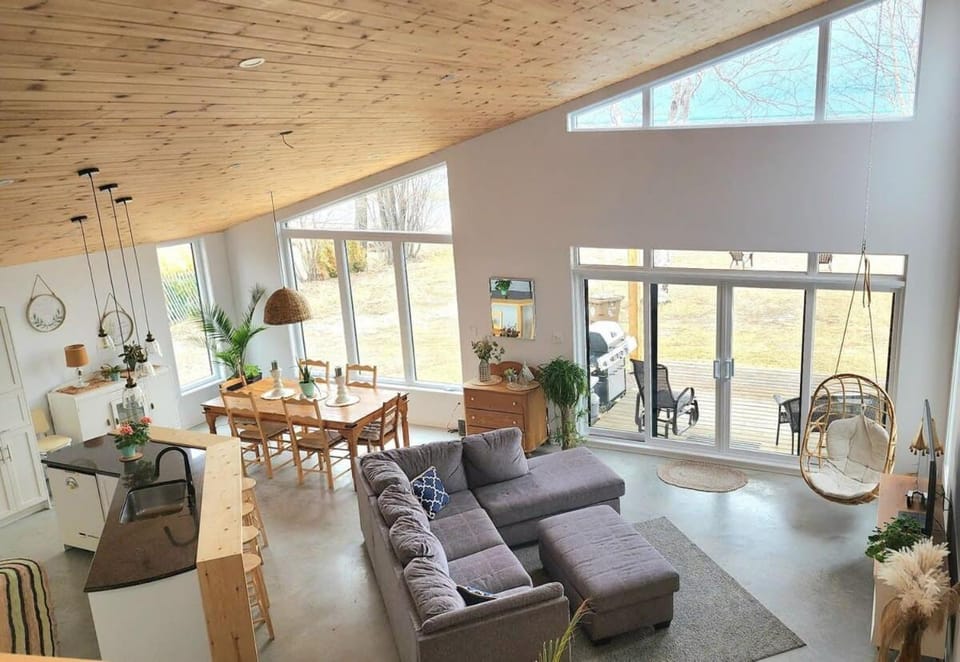 Le Betula - Nature Escape with Private Beach Chalet in La Tuque