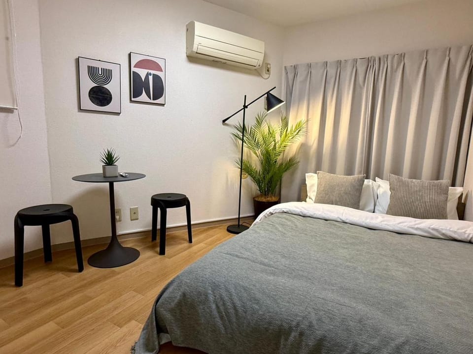 Bed, Dining area, Bedroom, air conditioner