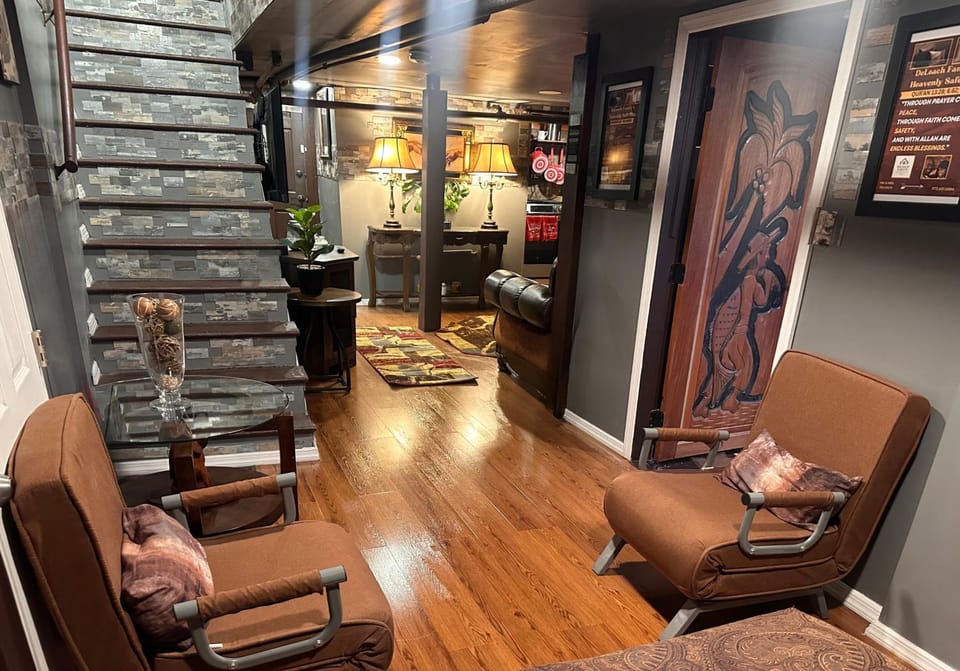 DeLoach Family Apartment in Irvington
