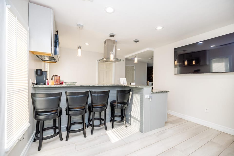 TV and multimedia, Kitchen or kitchenette, Dining area