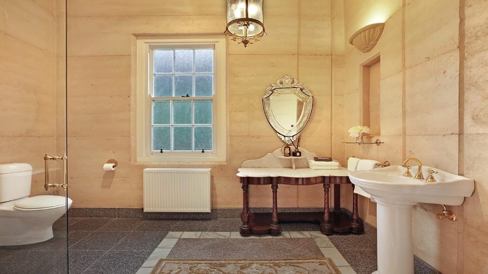 Chateau Bowral Luxury Southern Highlands Estate with Poolhouse House in Bowral