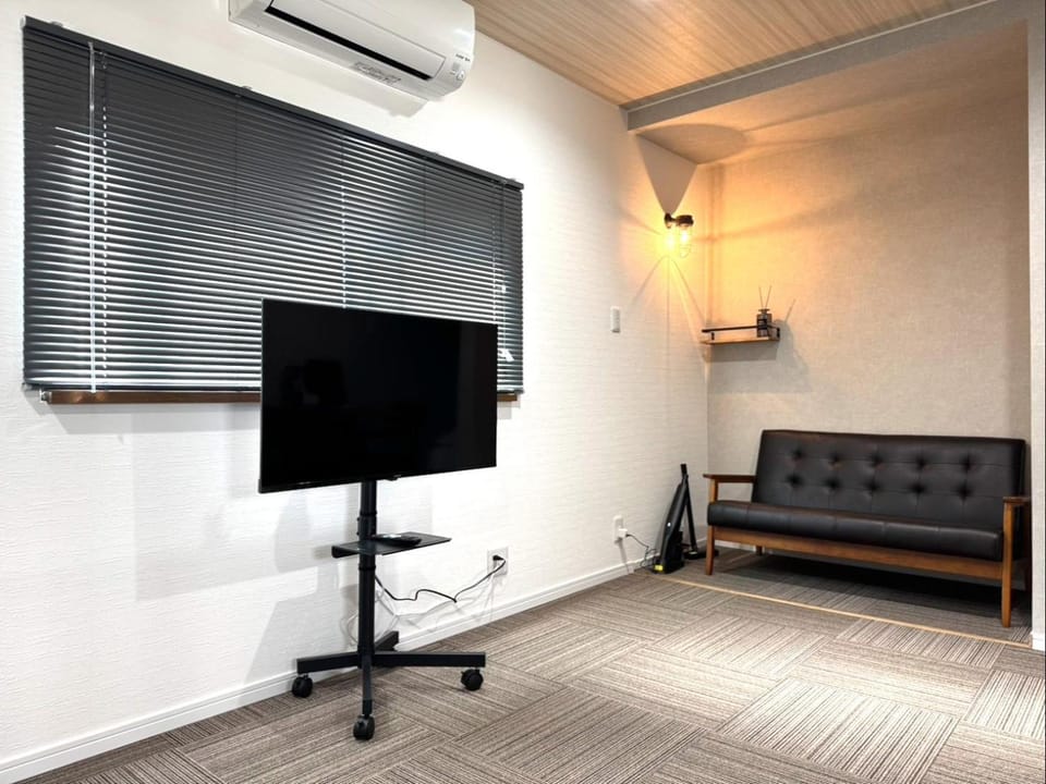 TV and multimedia, Living room, air conditioner