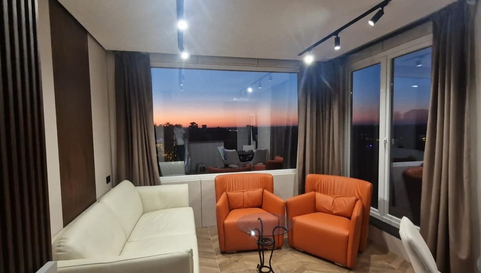 View (from property/room), View (from property/room), Living room, Seating area, Garden view, Landmark view, River view, Street view, Sunrise, Sunset, Quiet street view