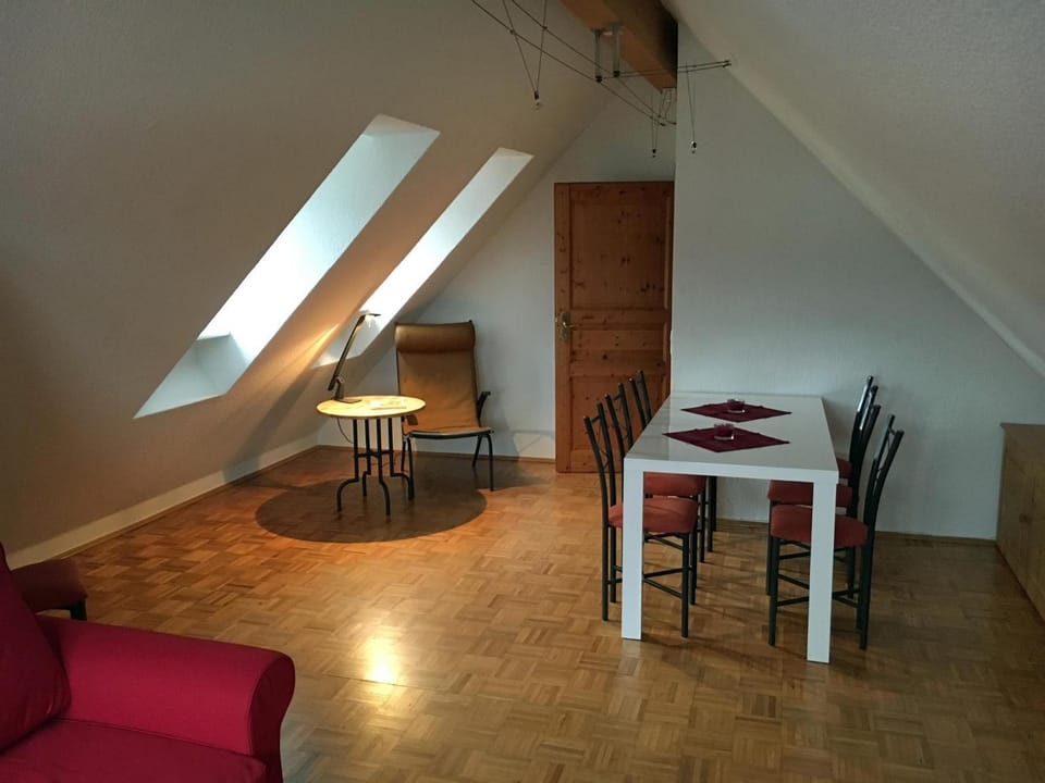 Seating area, Dining area