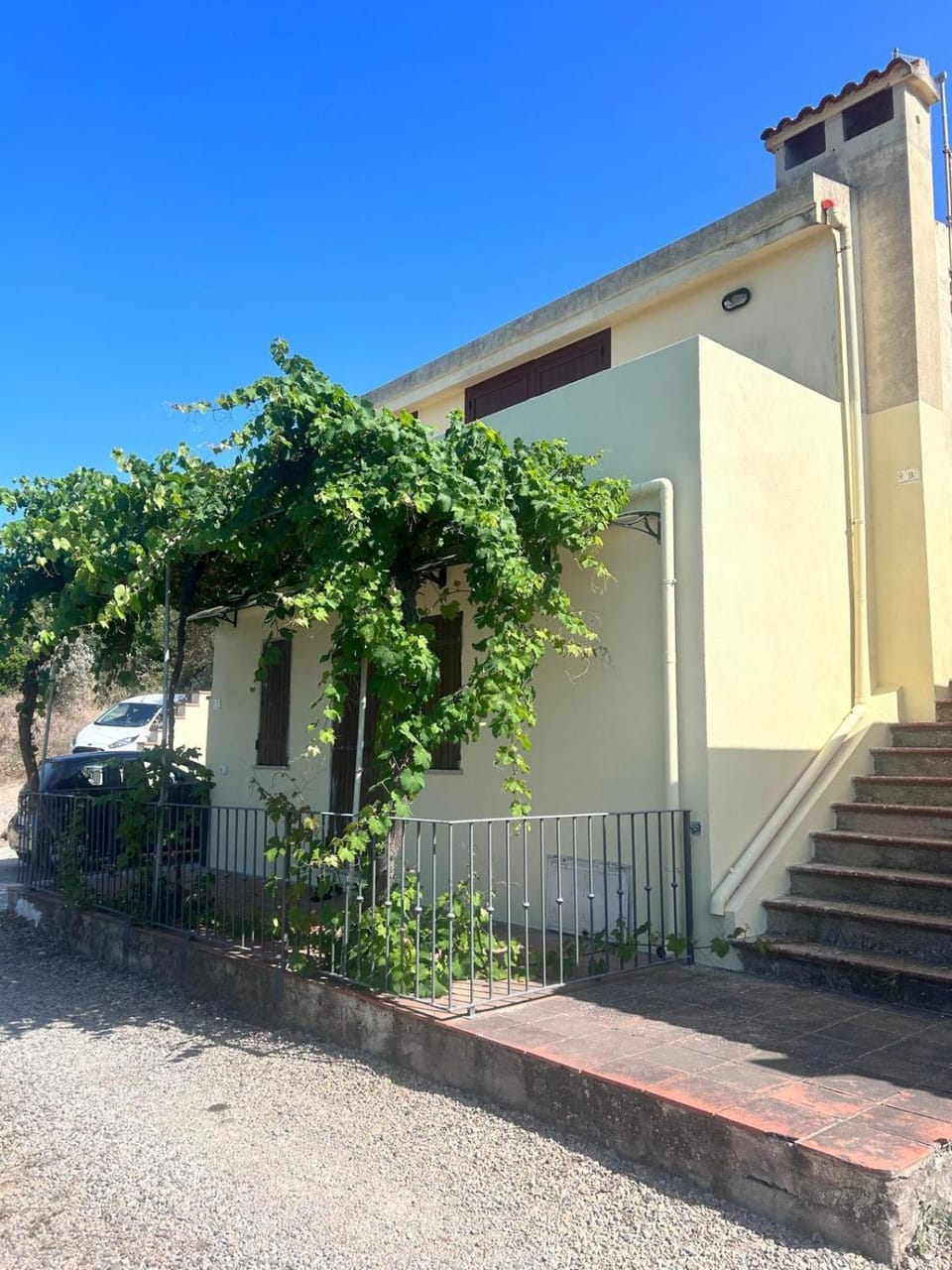 Facade/entrance