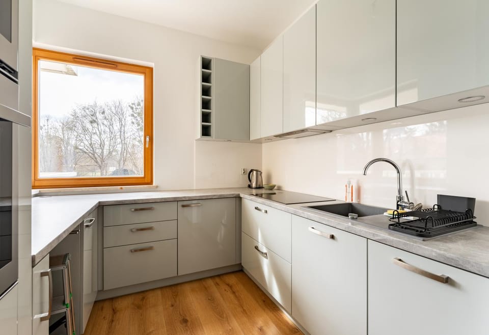 Kitchen or kitchenette, microwave, oven