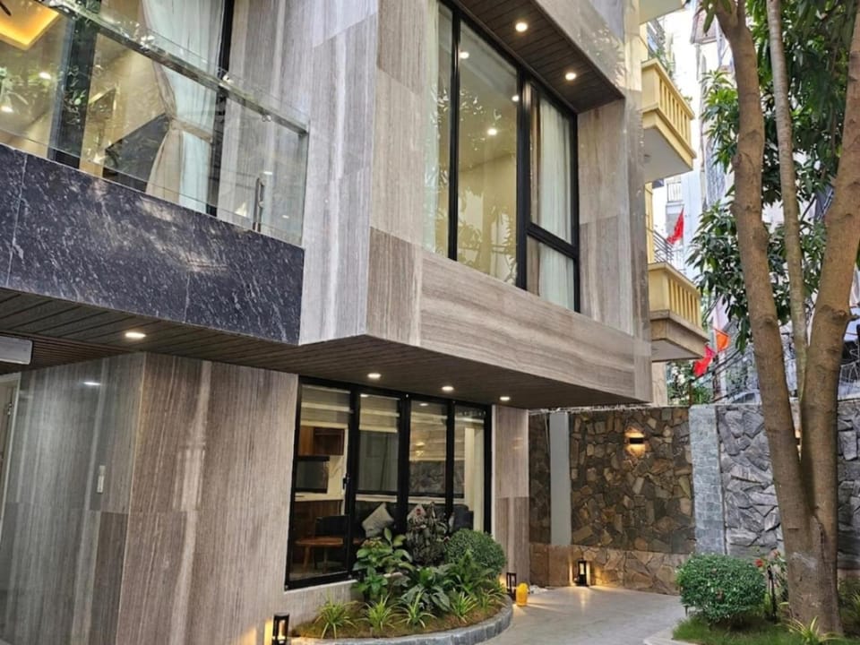 Property building, Day, Inner courtyard view