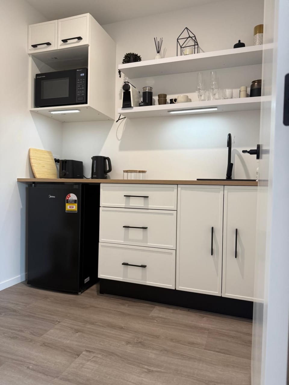 Kitchen or kitchenette