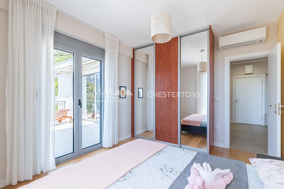 Sunset Pethouse Apartment in Pržno Apartment in Budva Municipality